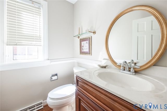 10101 Farmleigh Dr, North Chesterfield, VA 23235