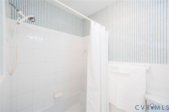 10101 Farmleigh Dr, North Chesterfield, VA 23235