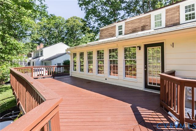 10101 Farmleigh Dr, North Chesterfield, VA 23235