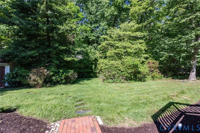 10101 Farmleigh Dr, North Chesterfield, VA 23235
