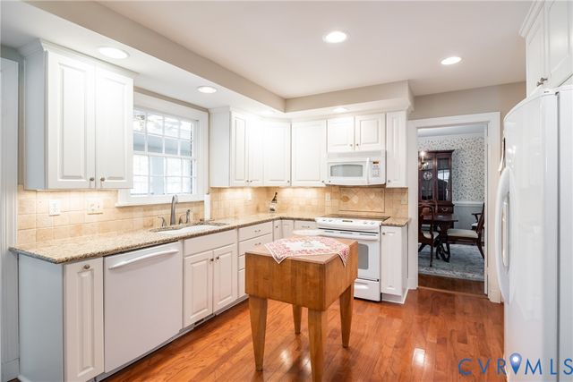 10101 Farmleigh Dr, North Chesterfield, VA 23235