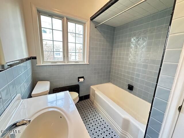 21 Winnie Avenue, Ravena, NY 12143