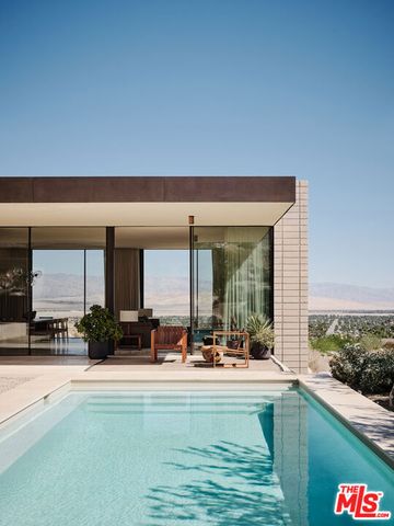 2212 WINTER SUN Drive, Palm Springs, CA 92262