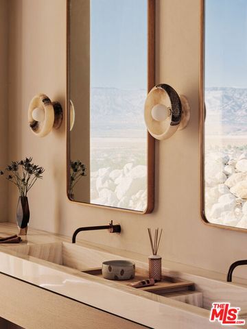 2212 WINTER SUN Drive, Palm Springs, CA 92262