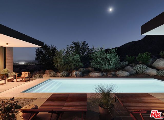 2212 WINTER SUN Drive, Palm Springs, CA 92262