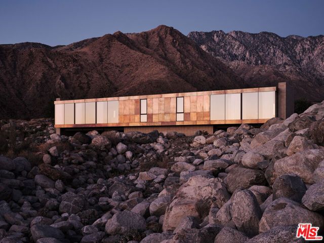 2212 WINTER SUN Drive, Palm Springs, CA 92262