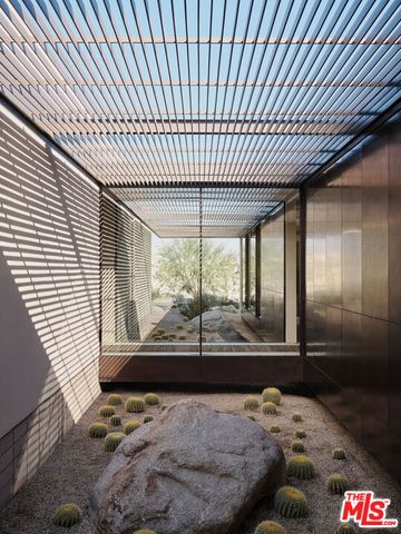 2212 WINTER SUN Drive, Palm Springs, CA 92262