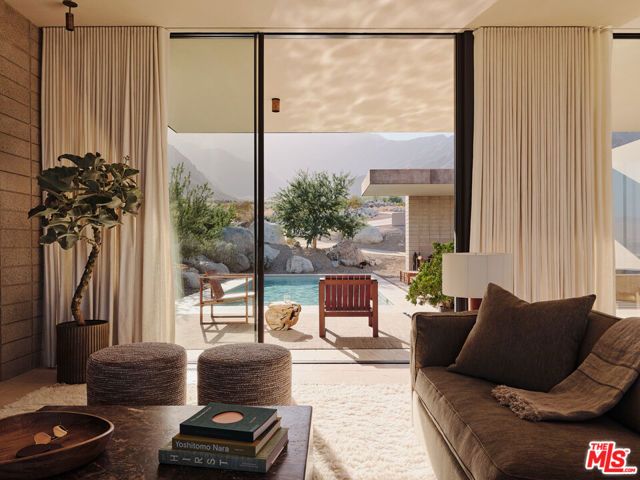 2212 WINTER SUN Drive, Palm Springs, CA 92262