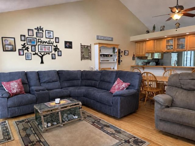7 Maplevale Road, East Kingston, NH 03827