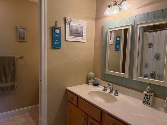 7 Maplevale Road, East Kingston, NH 03827