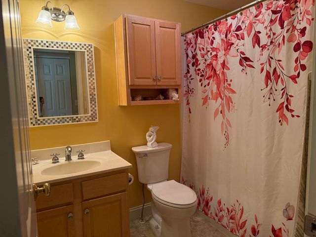 7 Maplevale Road, East Kingston, NH 03827