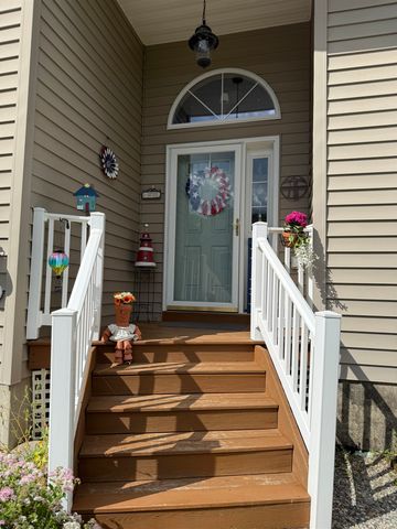 7 Maplevale Road, East Kingston, NH 03827
