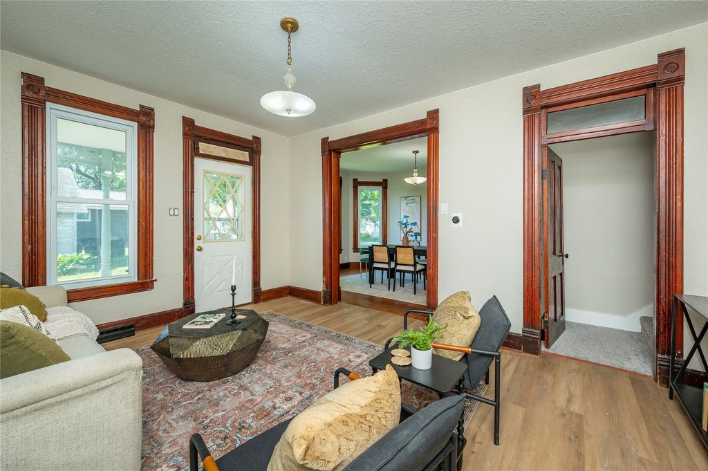 103 N Dewey Street, Prairie City, IA 50228