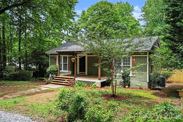 9118 S Lakebrook Road, Charlotte, NC 28214