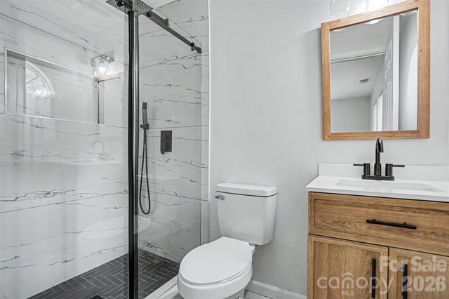 9118 S Lakebrook Road, Charlotte, NC 28214