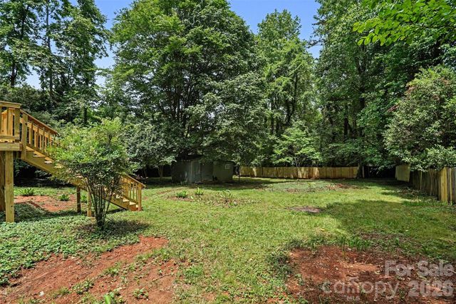 9118 S Lakebrook Road, Charlotte, NC 28214