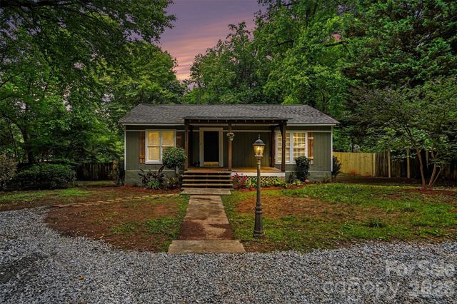 9118 S Lakebrook Road, Charlotte, NC 28214