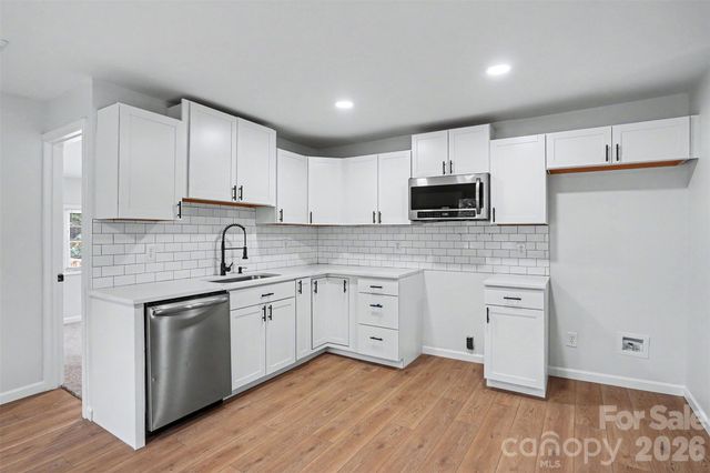 9118 S Lakebrook Road, Charlotte, NC 28214