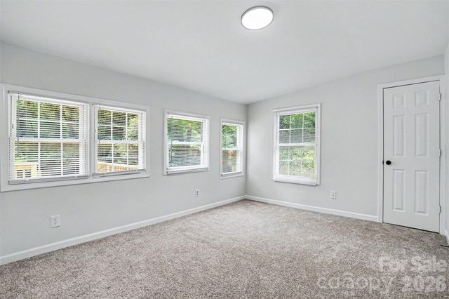 9118 S Lakebrook Road, Charlotte, NC 28214
