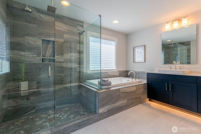 19226 Sandvik Place NE, Poulsbo, WA 98370