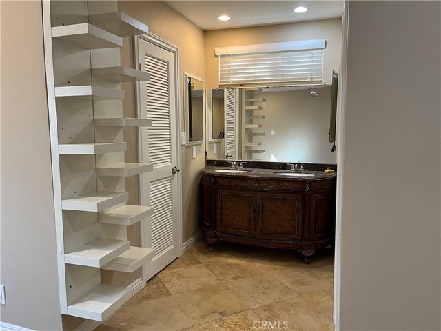 135 Flower B, Costa Mesa, CA 92627