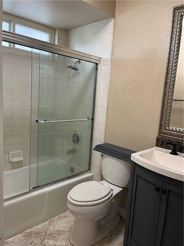 135 Flower B, Costa Mesa, CA 92627