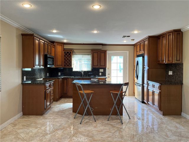 135 Flower B, Costa Mesa, CA 92627