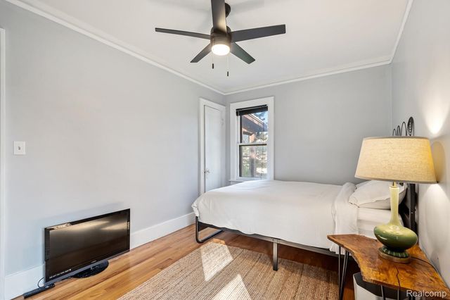 925 E 2nd Street, Royal Oak Charter Township, MI 48067