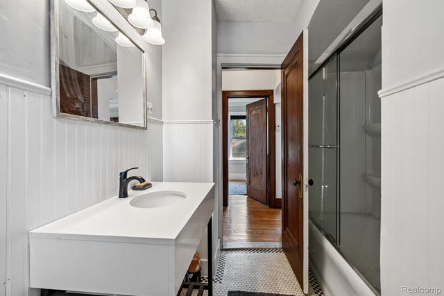 925 E 2nd Street, Royal Oak Charter Township, MI 48067