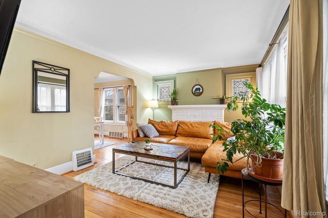 925 E 2nd Street, Royal Oak Charter Township, MI 48067