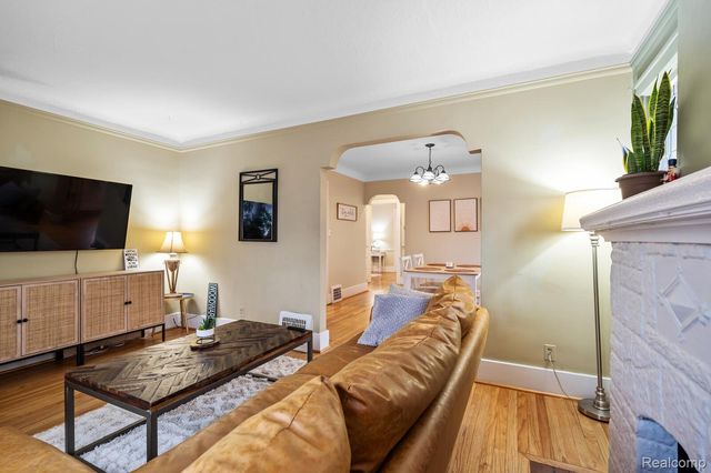 925 E 2nd Street, Royal Oak Charter Township, MI 48067