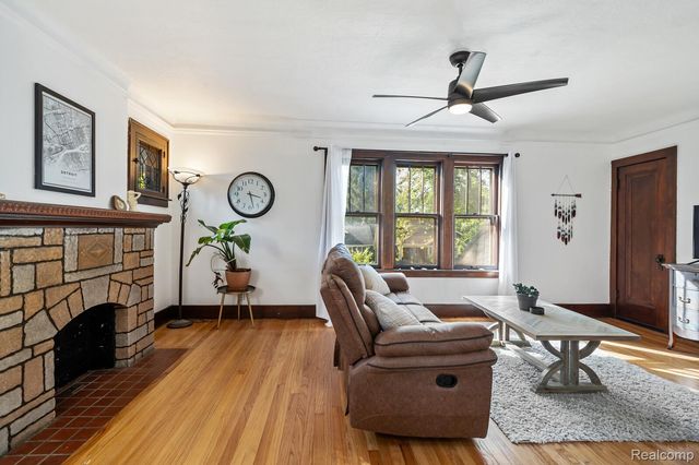 925 E 2nd Street, Royal Oak Charter Township, MI 48067