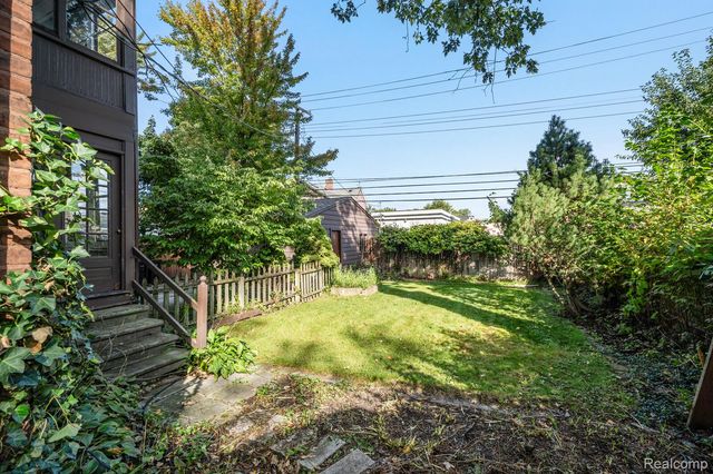 925 E 2nd Street, Royal Oak Charter Township, MI 48067