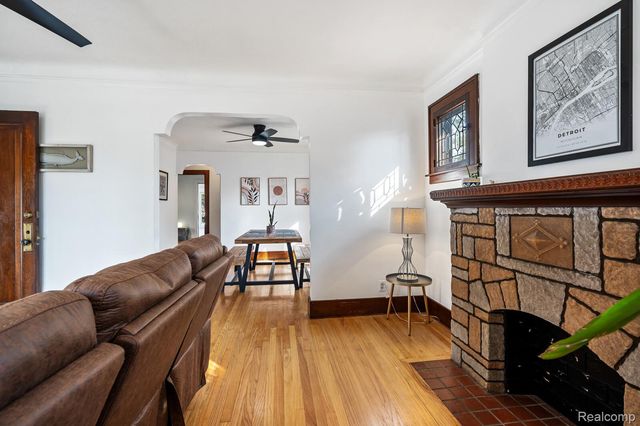 925 E 2nd Street, Royal Oak Charter Township, MI 48067