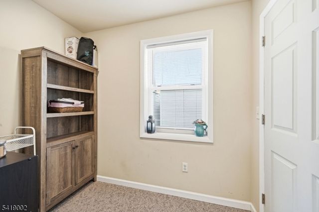 5 Chestnut Ave, Mount Arlington Boro, NJ 07856