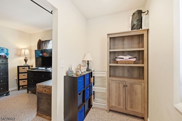 5 Chestnut Ave, Mount Arlington Boro, NJ 07856