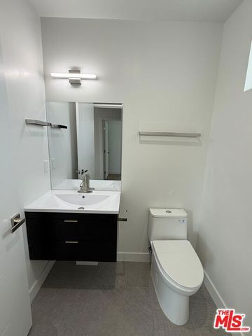 11253 Hatteras Street, North Hollywood, CA 91601