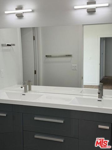 11253 Hatteras Street, North Hollywood, CA 91601