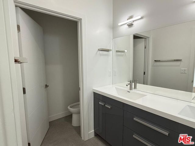 11253 Hatteras Street, North Hollywood, CA 91601