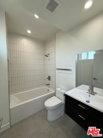 11253 Hatteras Street, North Hollywood, CA 91601