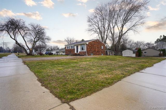 46985 Heydenreich Road, Macomb, MI 48044