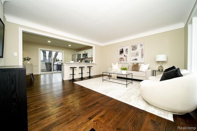 46985 Heydenreich Road, Macomb, MI 48044