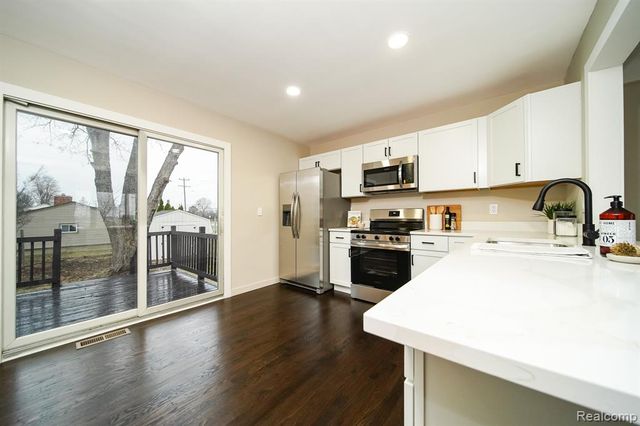 46985 Heydenreich Road, Macomb, MI 48044