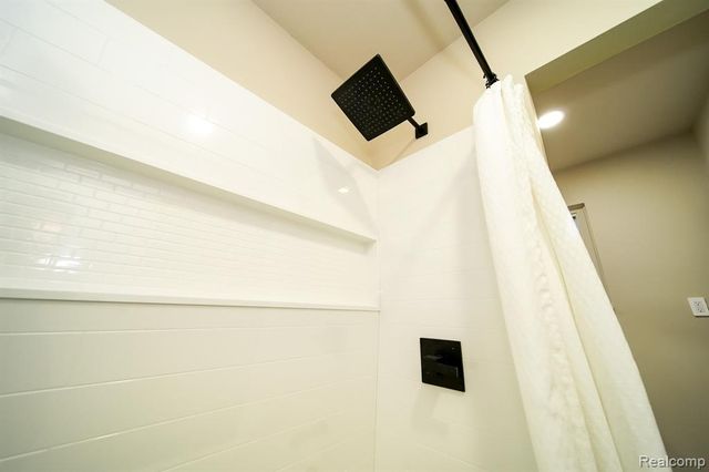 46985 Heydenreich Road, Macomb, MI 48044