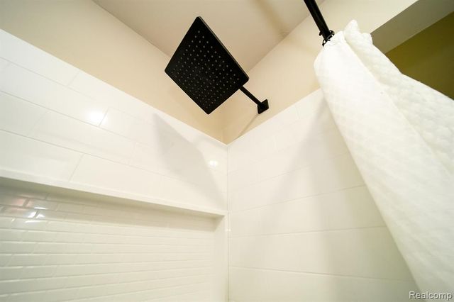 46985 Heydenreich Road, Macomb, MI 48044