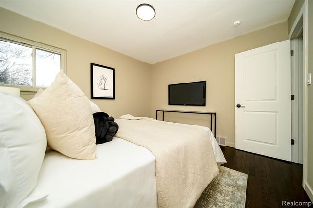 46985 Heydenreich Road, Macomb, MI 48044