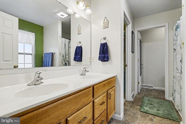 183 N ALPINE DR, York, PA 17408