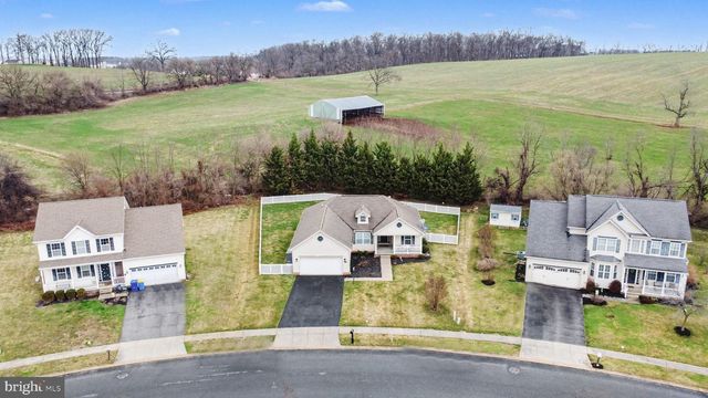 183 N ALPINE DR, York, PA 17408