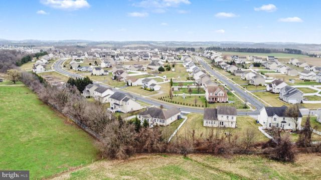 183 N ALPINE DR, York, PA 17408