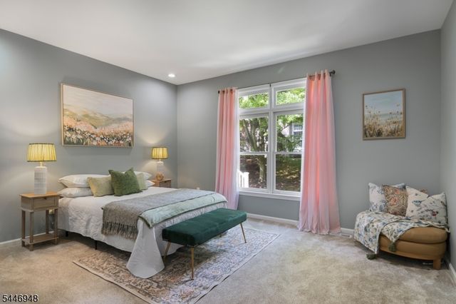 8 Clements Ct, Roseland Boro, NJ 07068